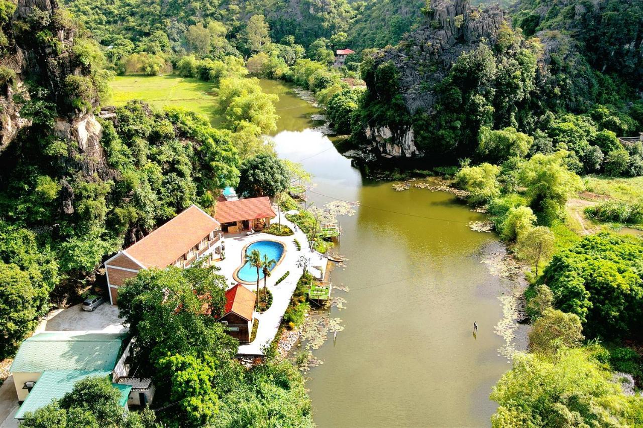 ฮวงหลง ริเวอร์ไซด์ Hotel นิญบิ่ญ ภายนอก รูปภาพ